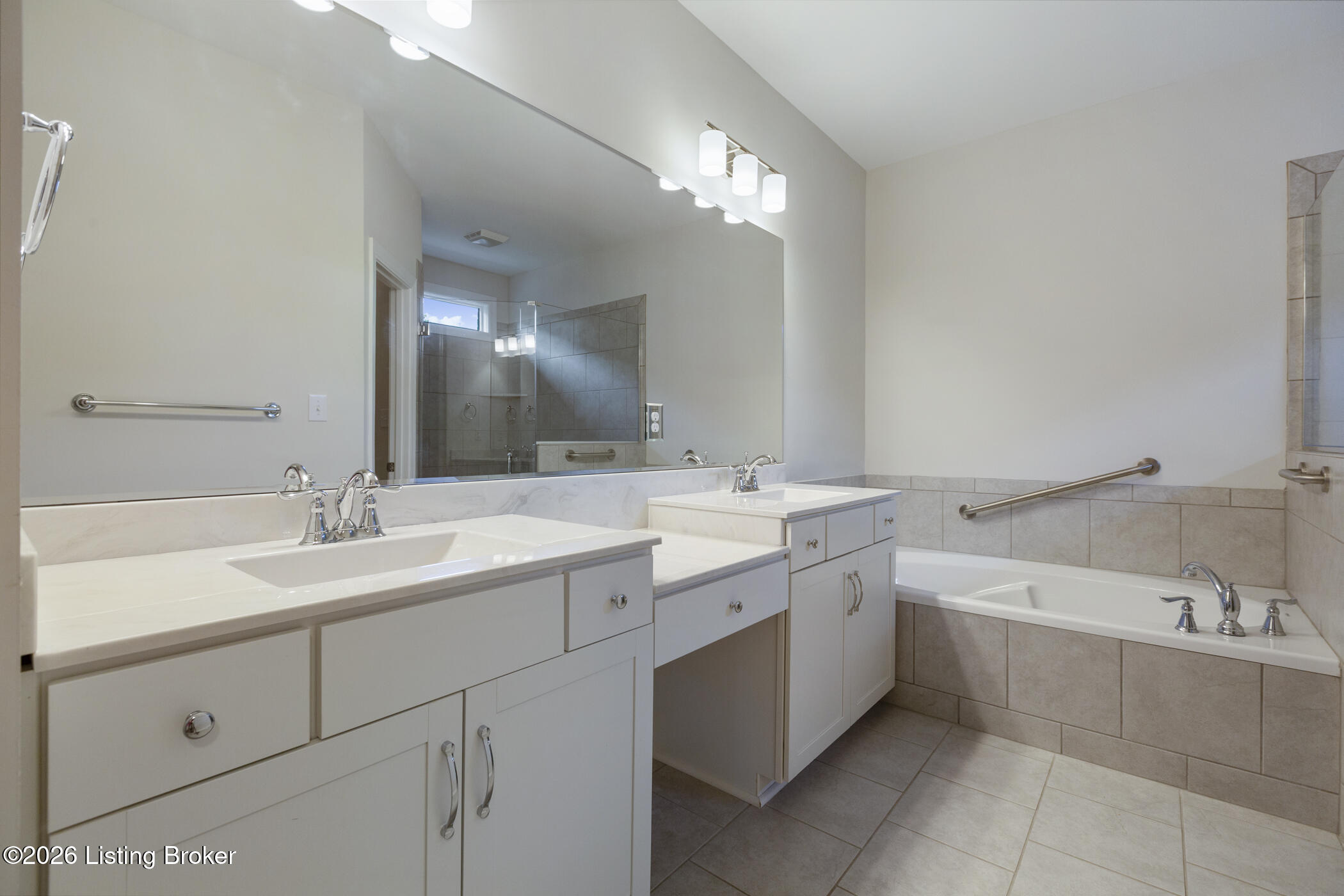17216 Shakes Creek Dr Property Photo 23