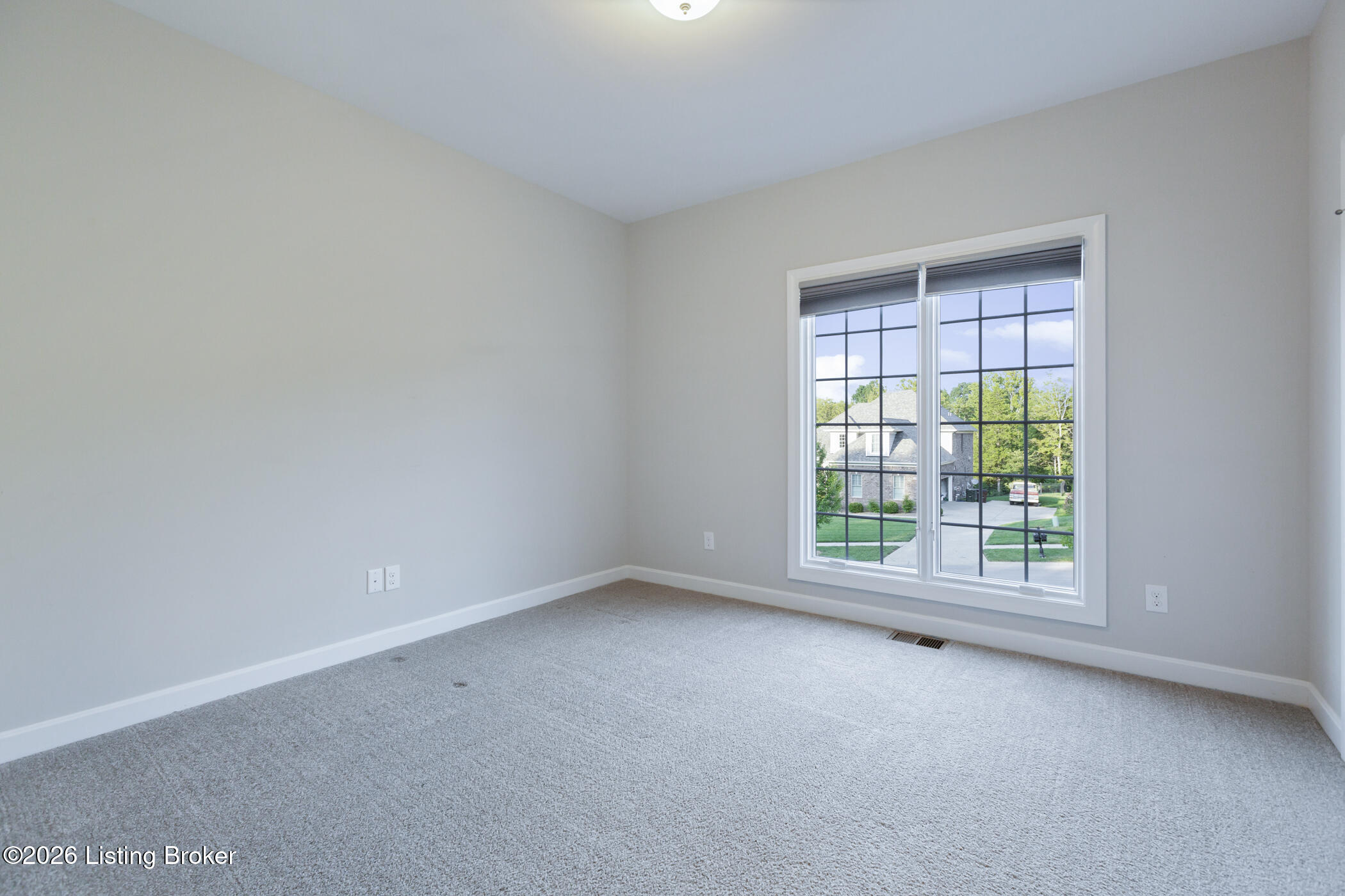 17216 Shakes Creek Dr Property Photo 32