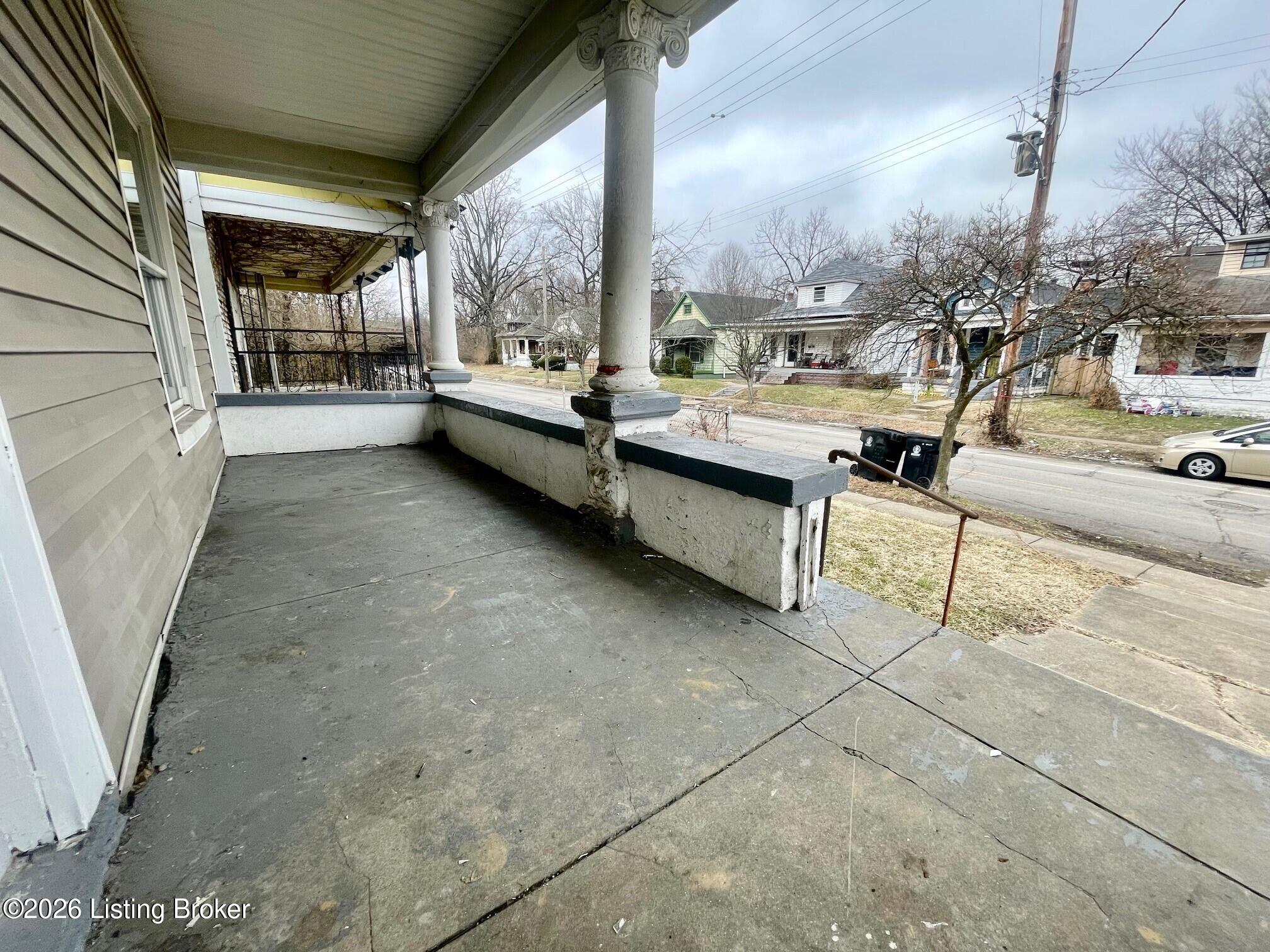 727 Louis Coleman Junior Dr Property Photo 12