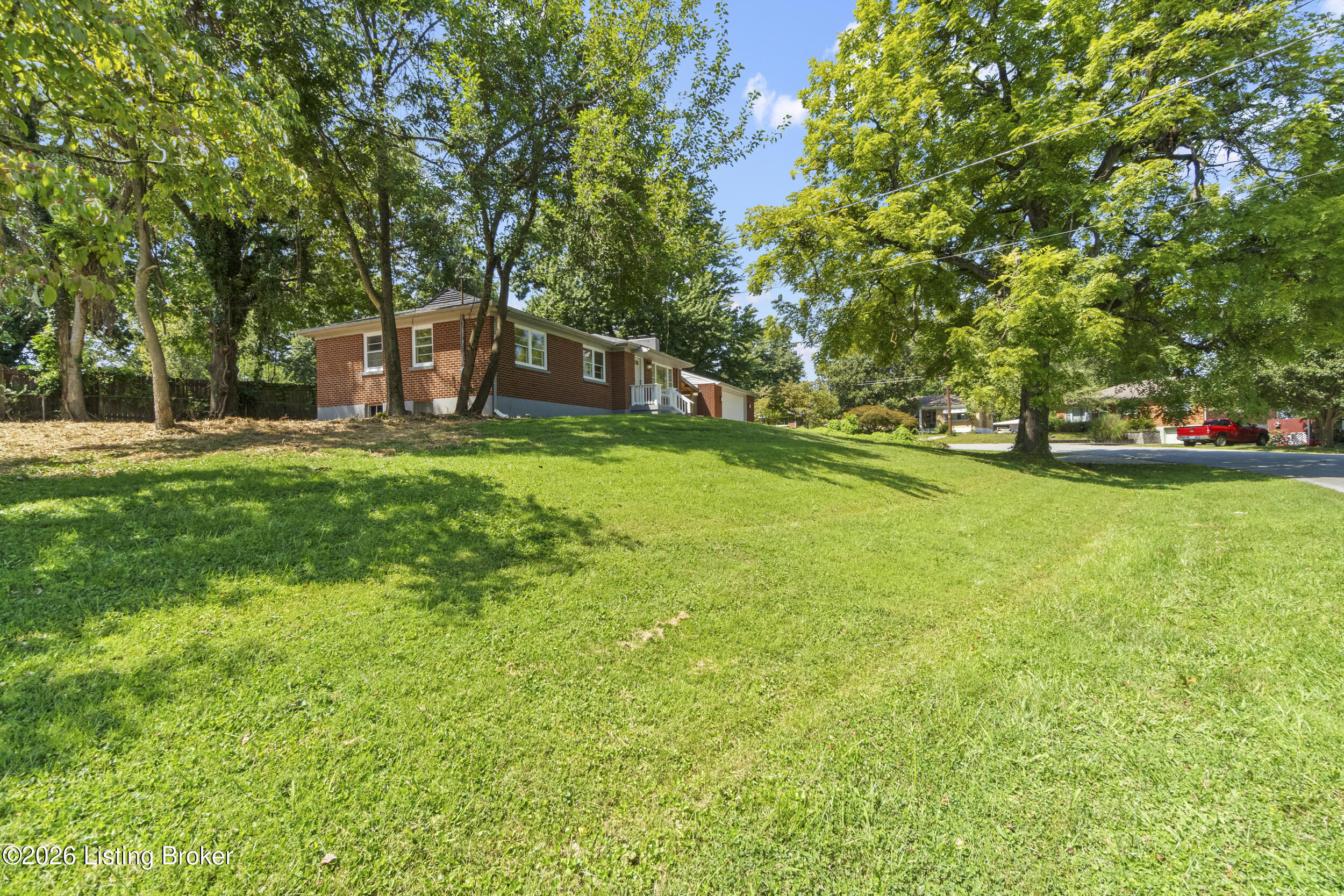 8309 Denise Dr Property Photo 3