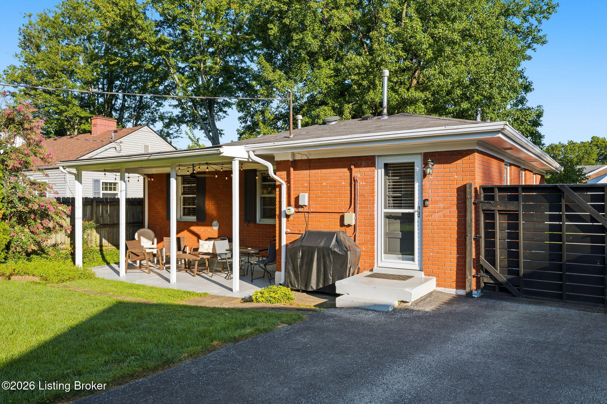 2110 Lancashire Ave Property Photo 24