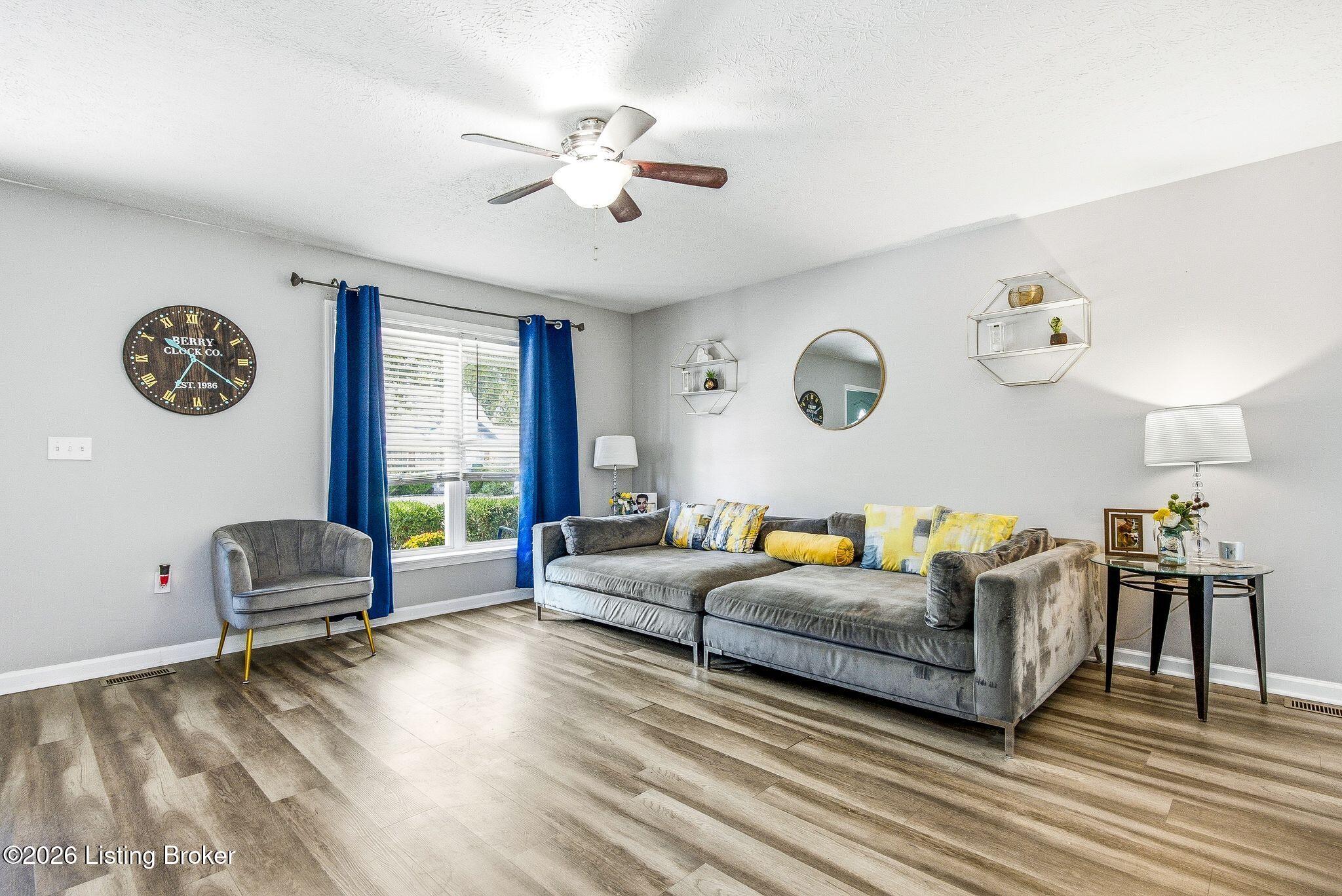 4811 Greenvale Cir Property Photo 1