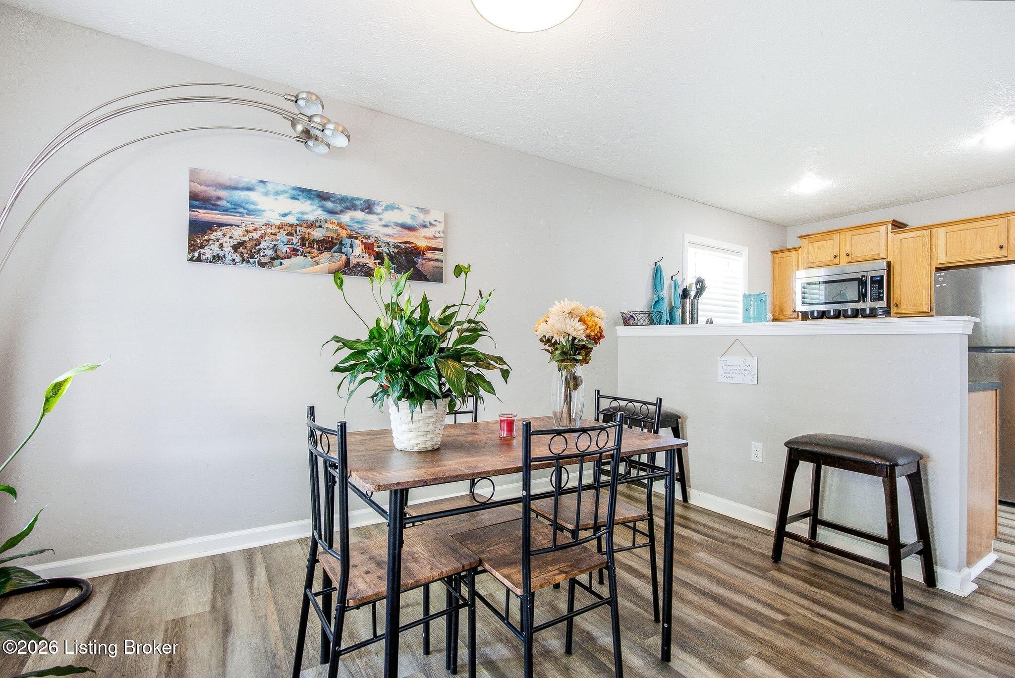 4811 Greenvale Cir Property Photo 4