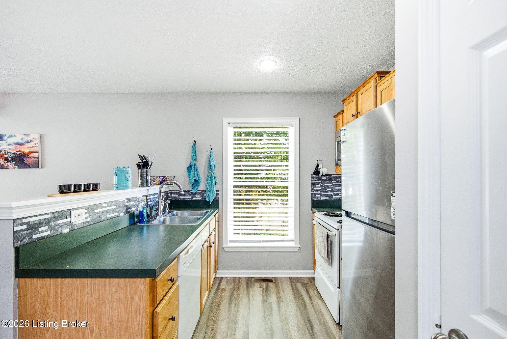 4811 Greenvale Cir Property Photo 7