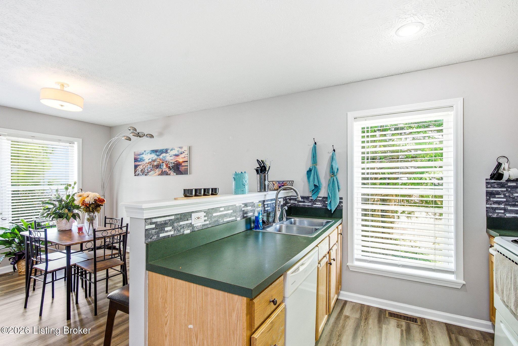 4811 Greenvale Cir Property Photo 15