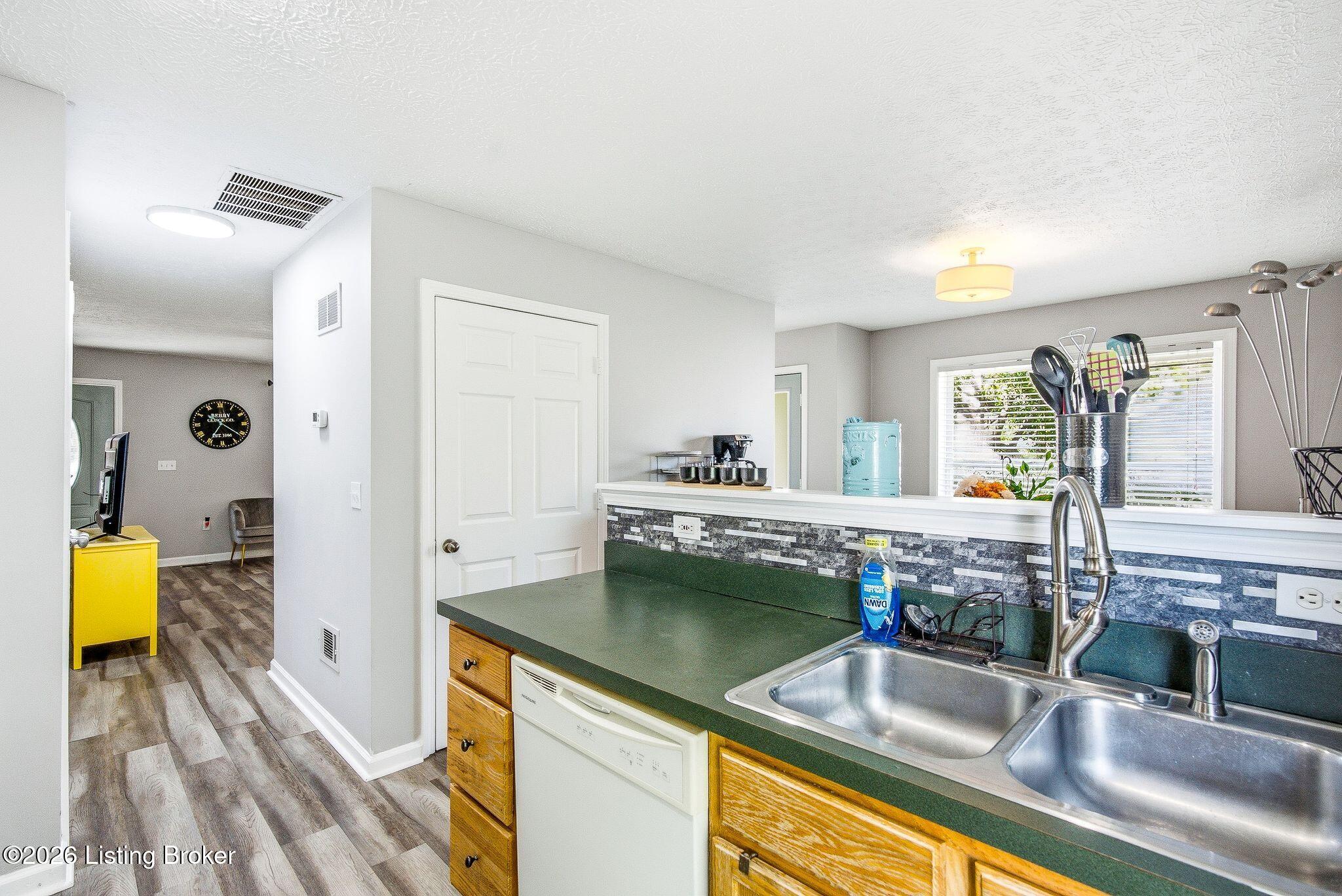 4811 Greenvale Cir Property Photo 16