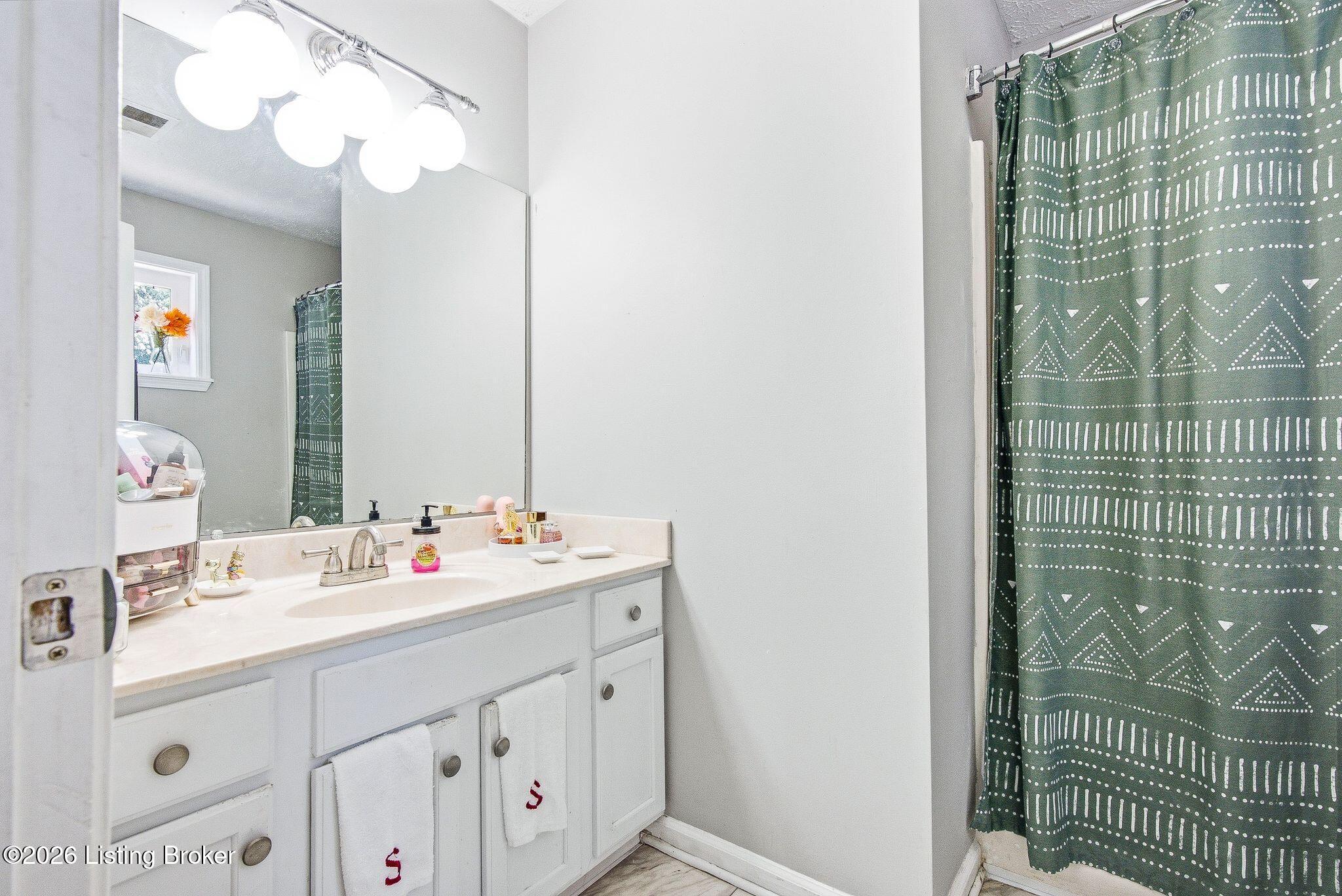 4811 Greenvale Cir Property Photo 27