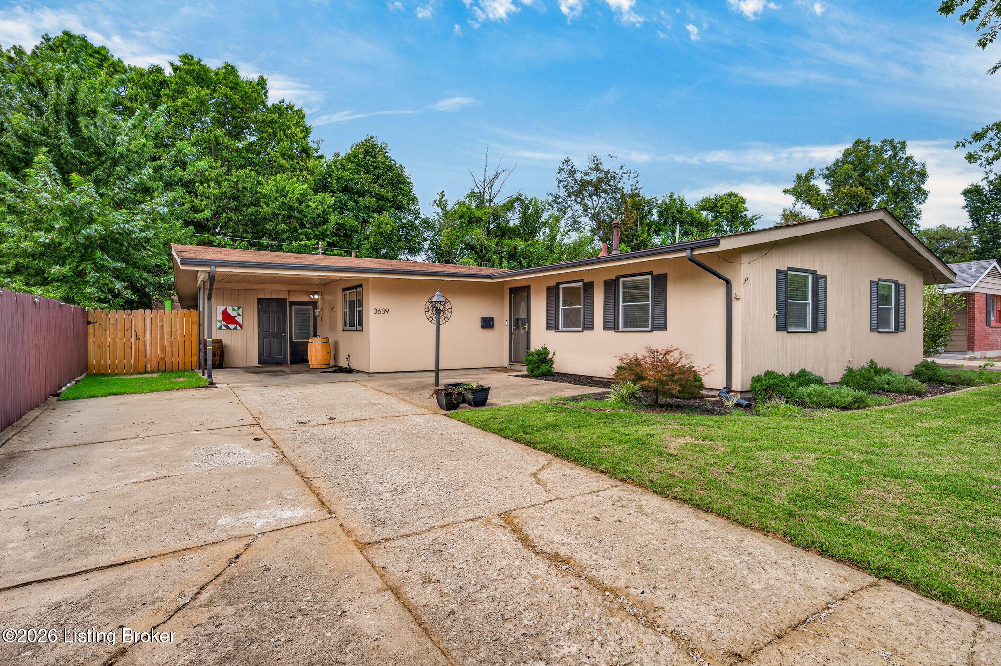 3639 Kelly Way Property Photo 1