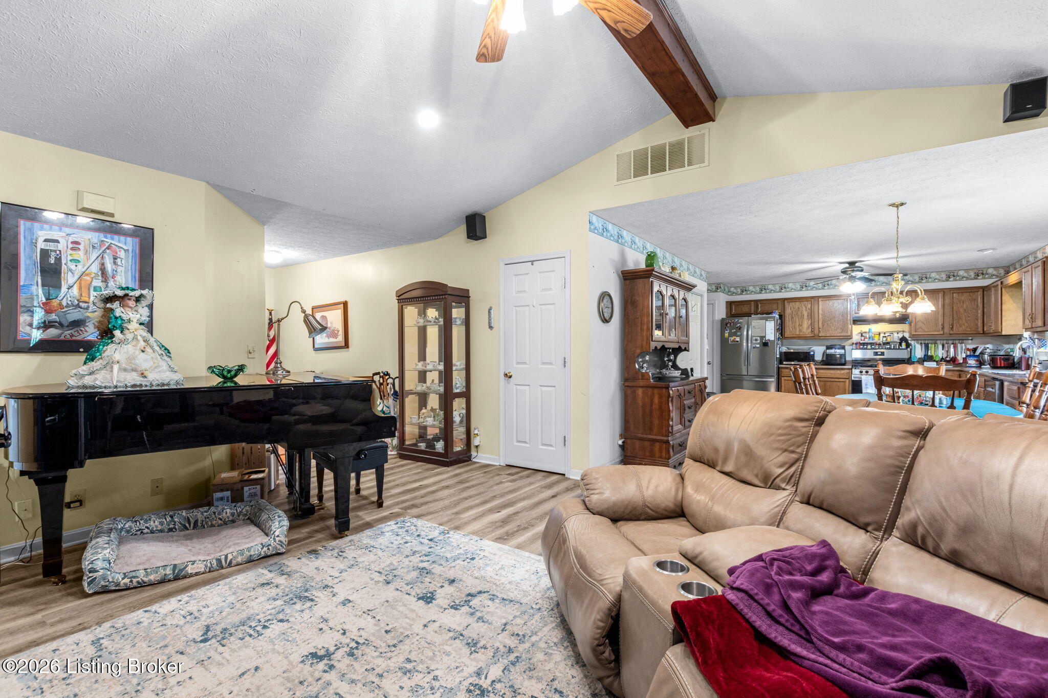 6901 Triangle Dr Property Photo 8
