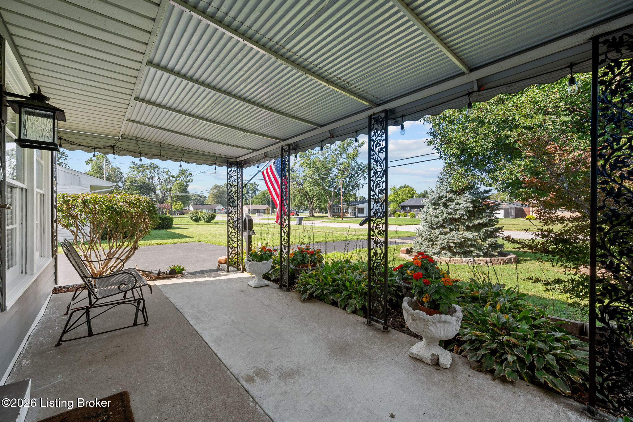 9105 Seaforth Dr Property Photo 4