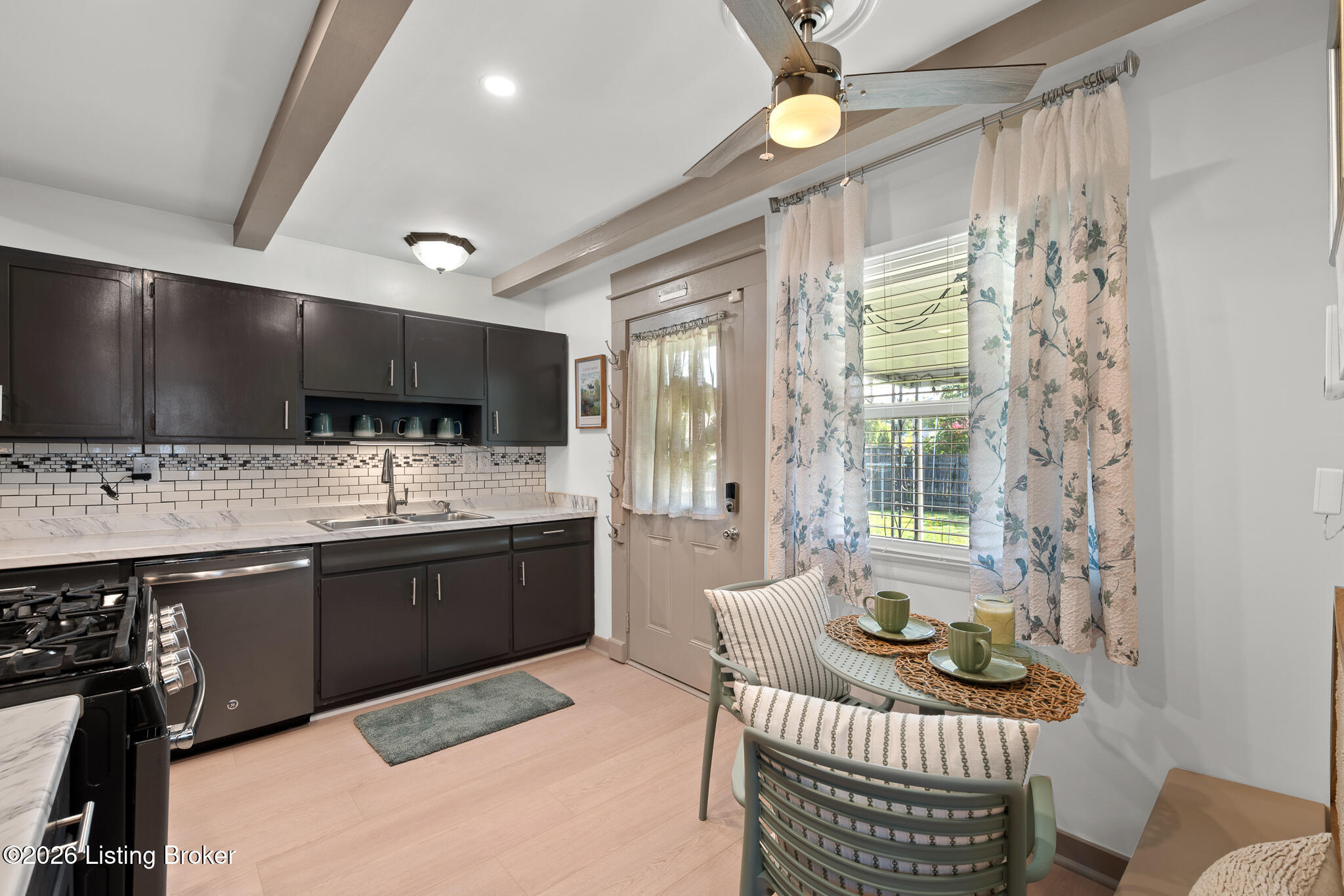9105 Seaforth Dr Property Photo 15