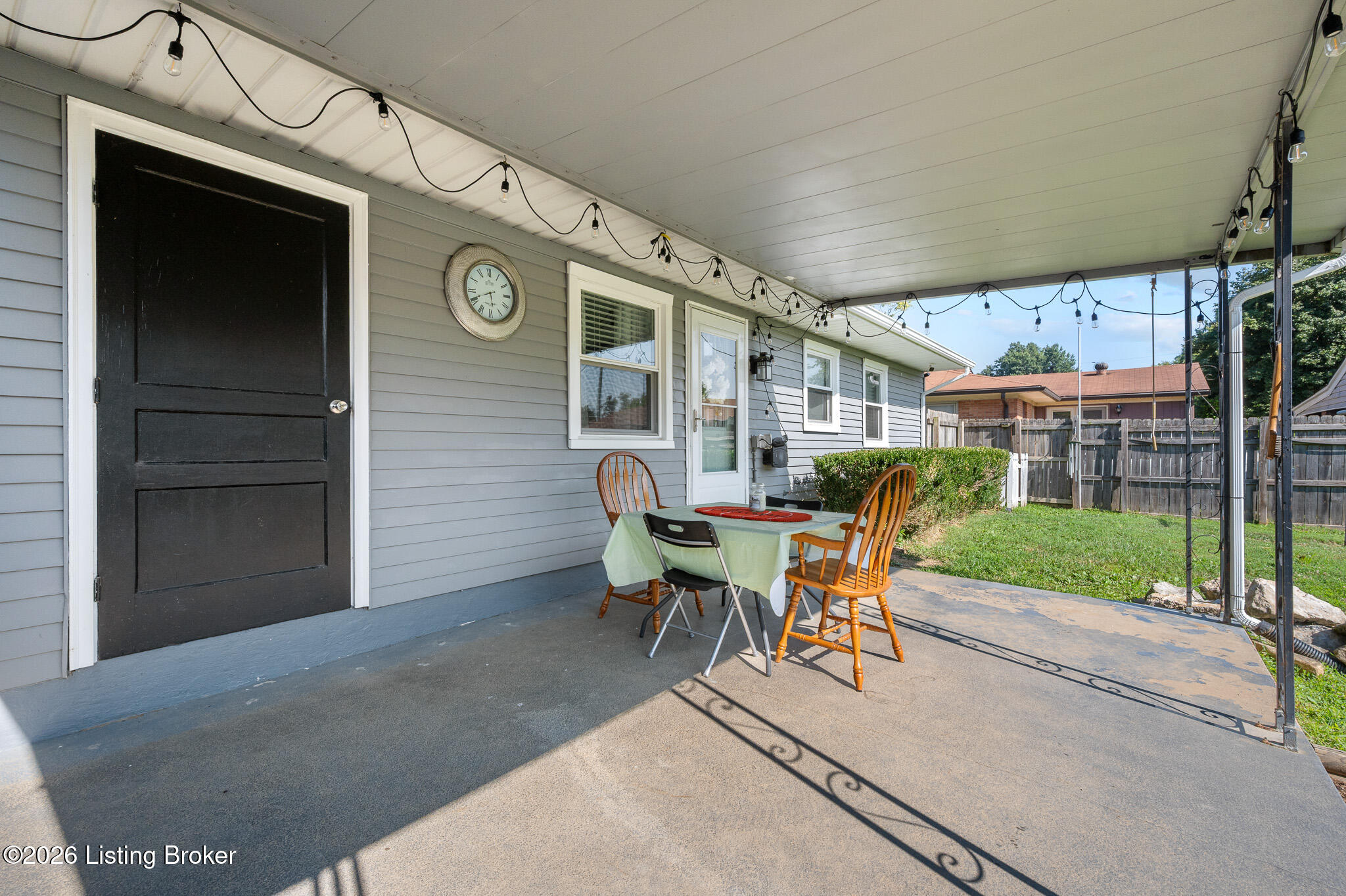 9105 Seaforth Dr Property Photo 25
