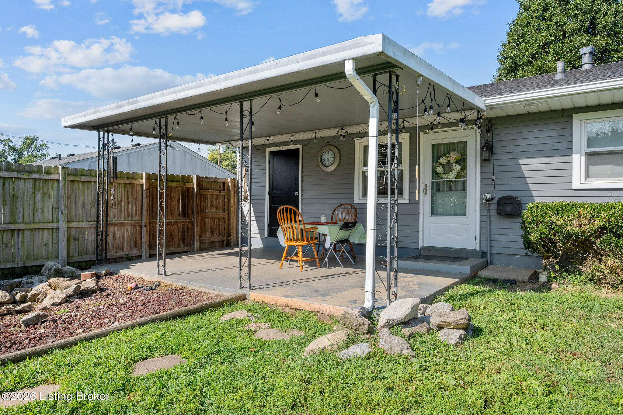 9105 Seaforth Dr Property Photo 26