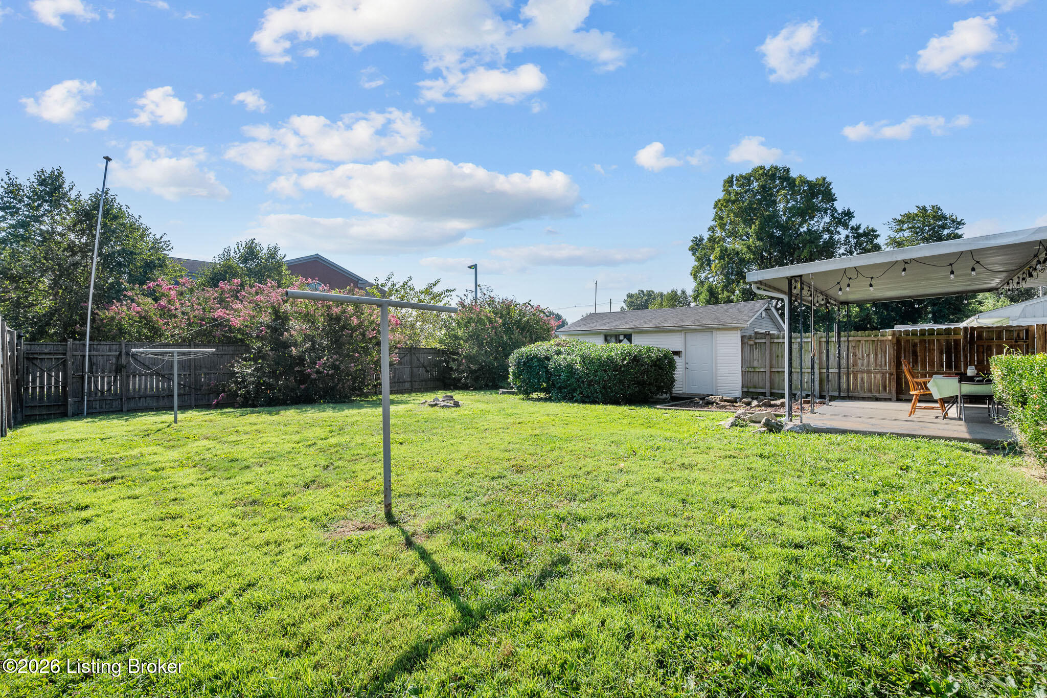 9105 Seaforth Dr Property Photo 27