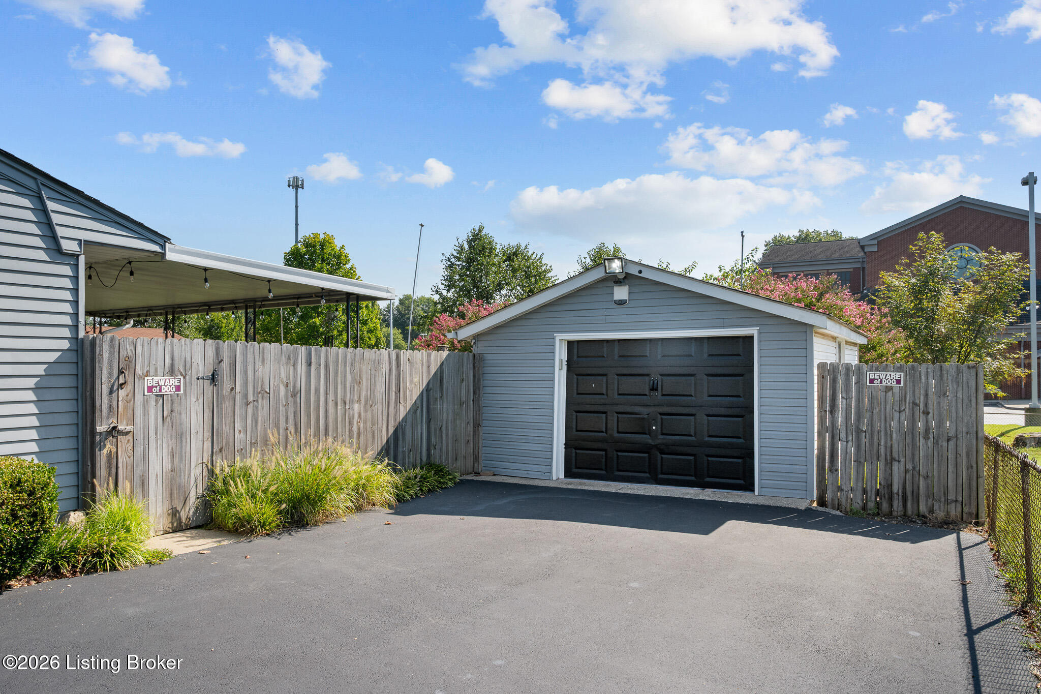 9105 Seaforth Dr Property Photo 31