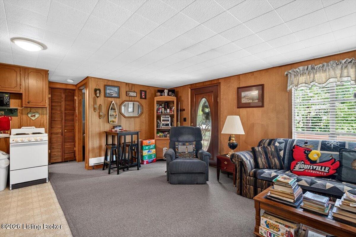 296 Linwood Rd Property Photo 8