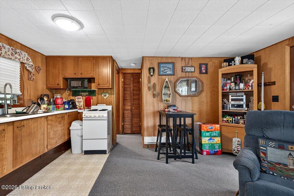 296 Linwood Rd Property Photo 11