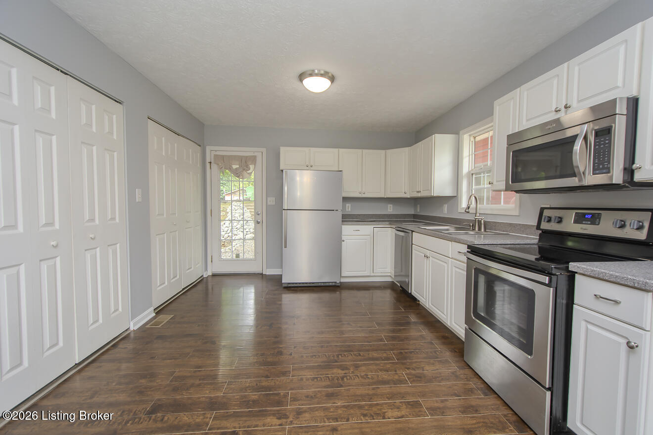 344 Lake Elmo Rd Property Photo 17