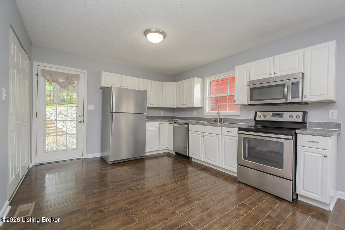 344 Lake Elmo Rd Property Photo 18