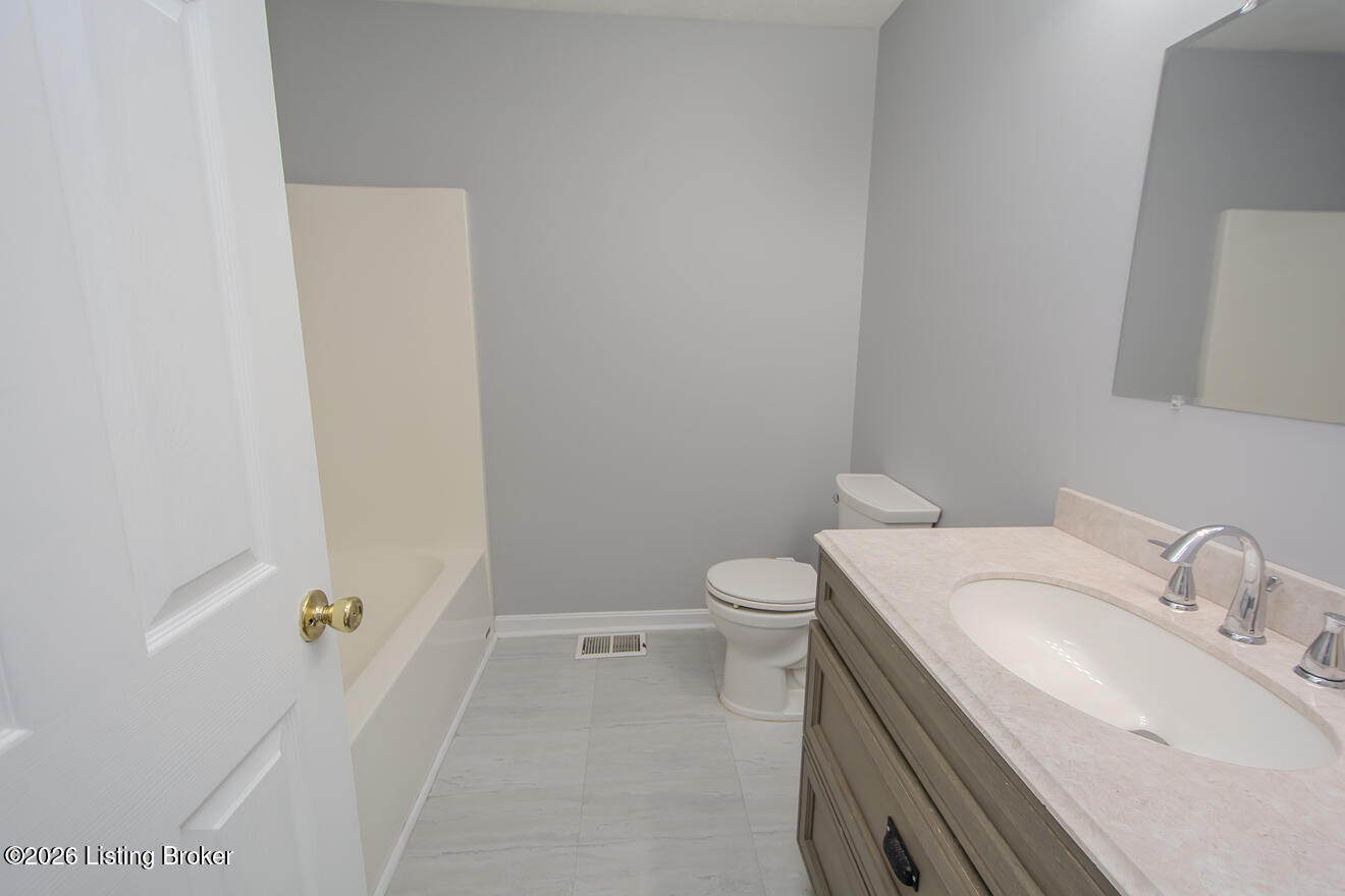 344 Lake Elmo Rd Property Photo 27