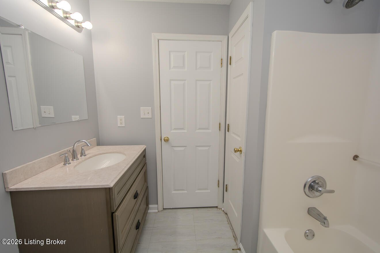 344 Lake Elmo Rd Property Photo 29
