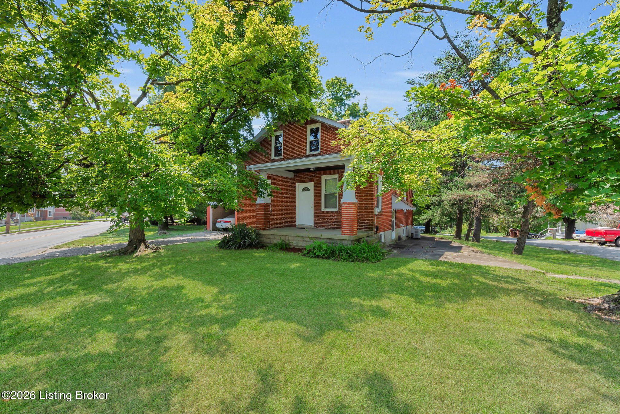 900 Garvey Ave