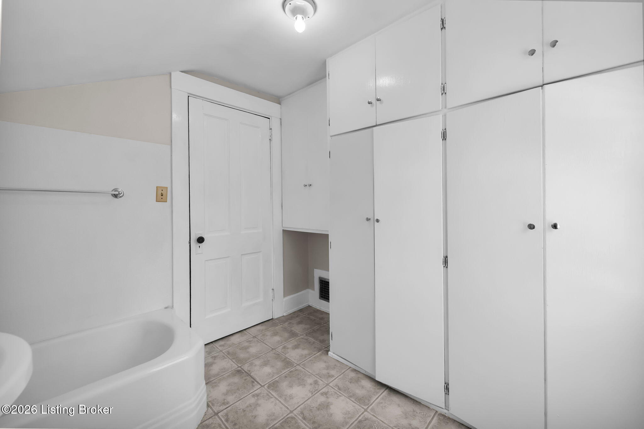 900 Garvey Ave Property Photo 29