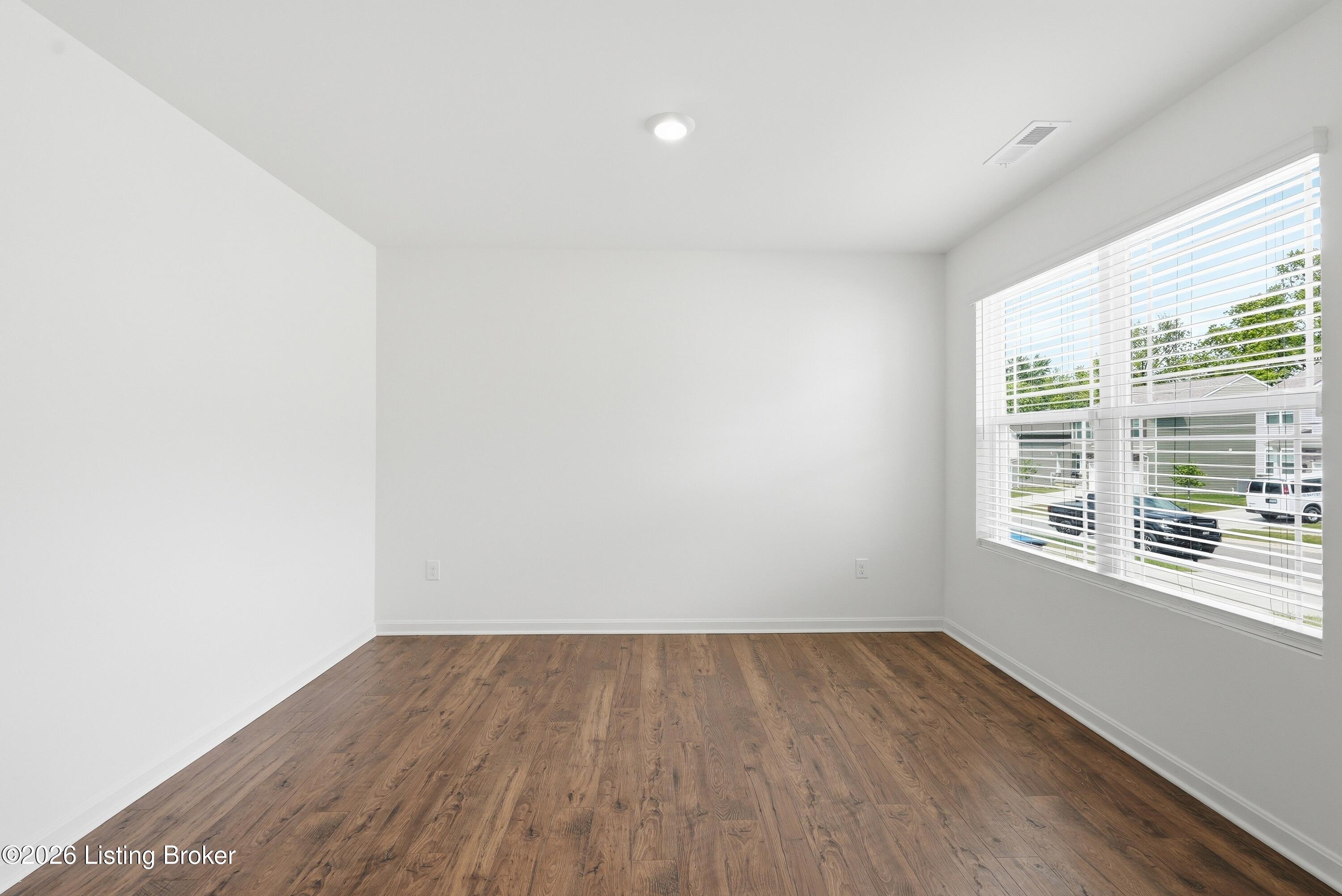 8990 Auburn Woods Rd Property Photo 6