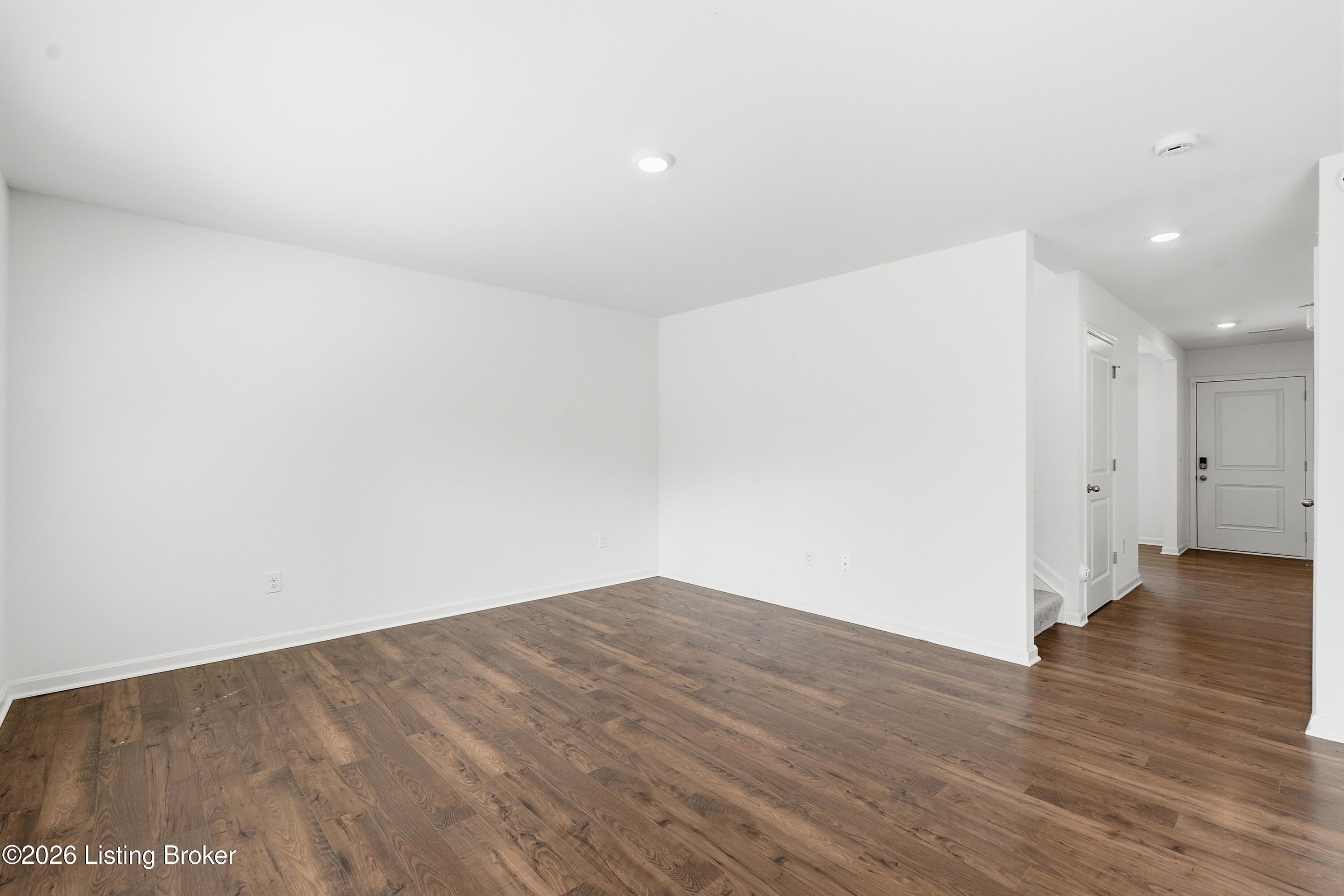 8990 Auburn Woods Rd Property Photo 10