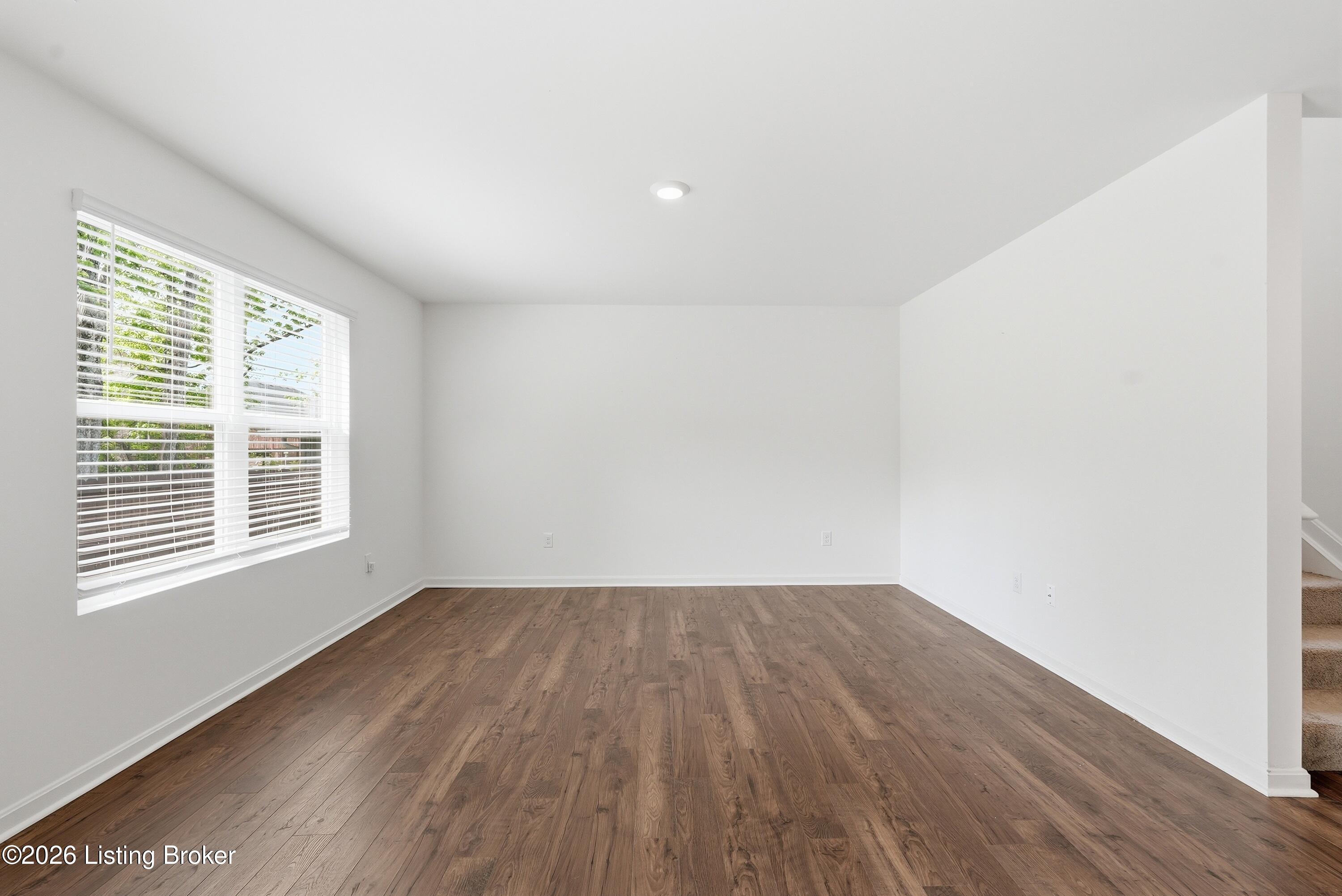 8990 Auburn Woods Rd Property Photo 12