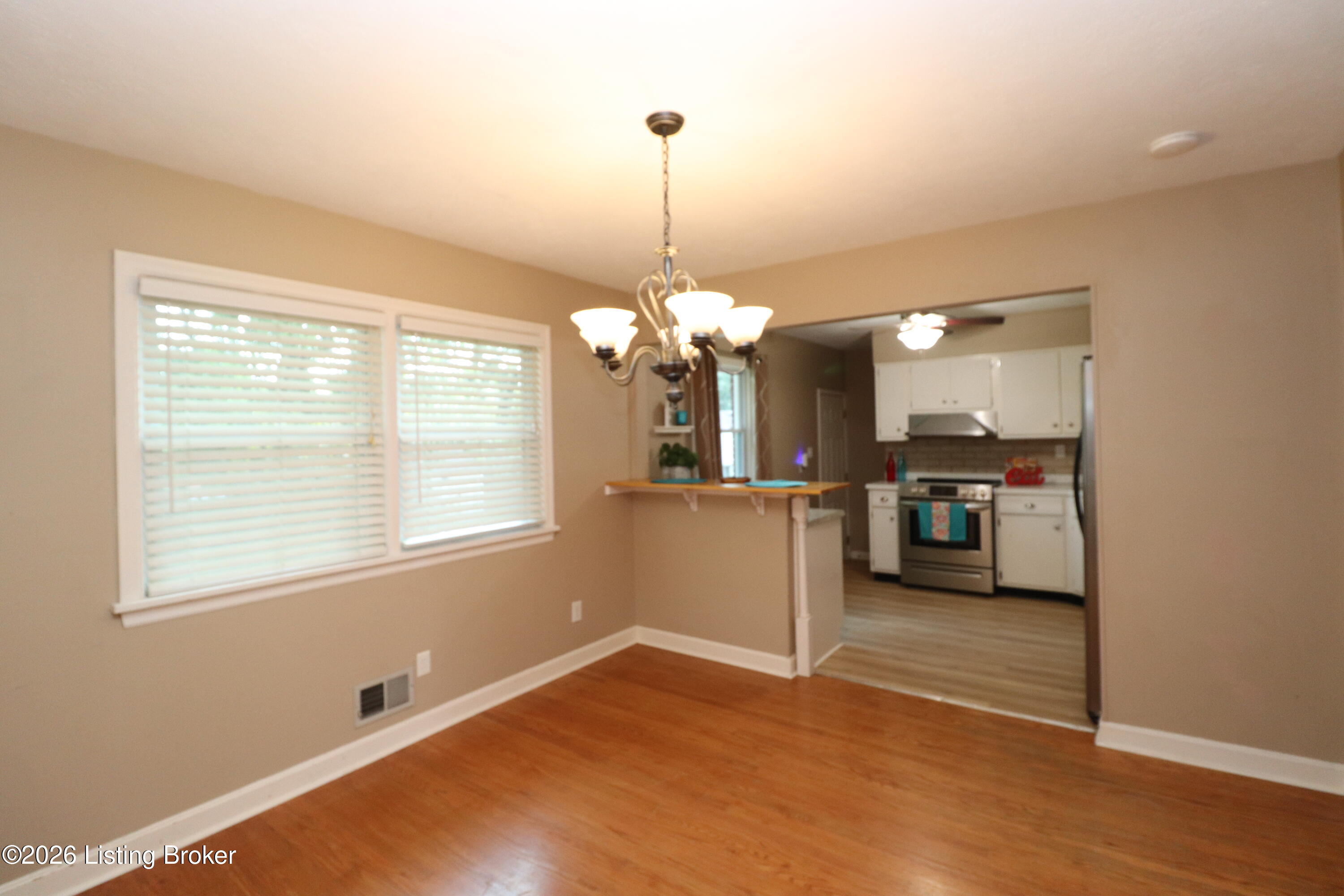 6702 Moorhaven Dr Property Photo 5