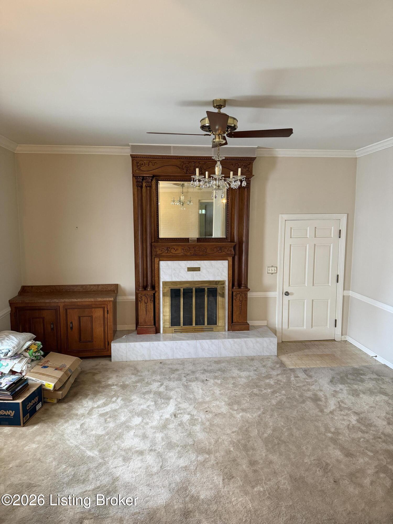 2508 Gardiner Ln Property Photo 2