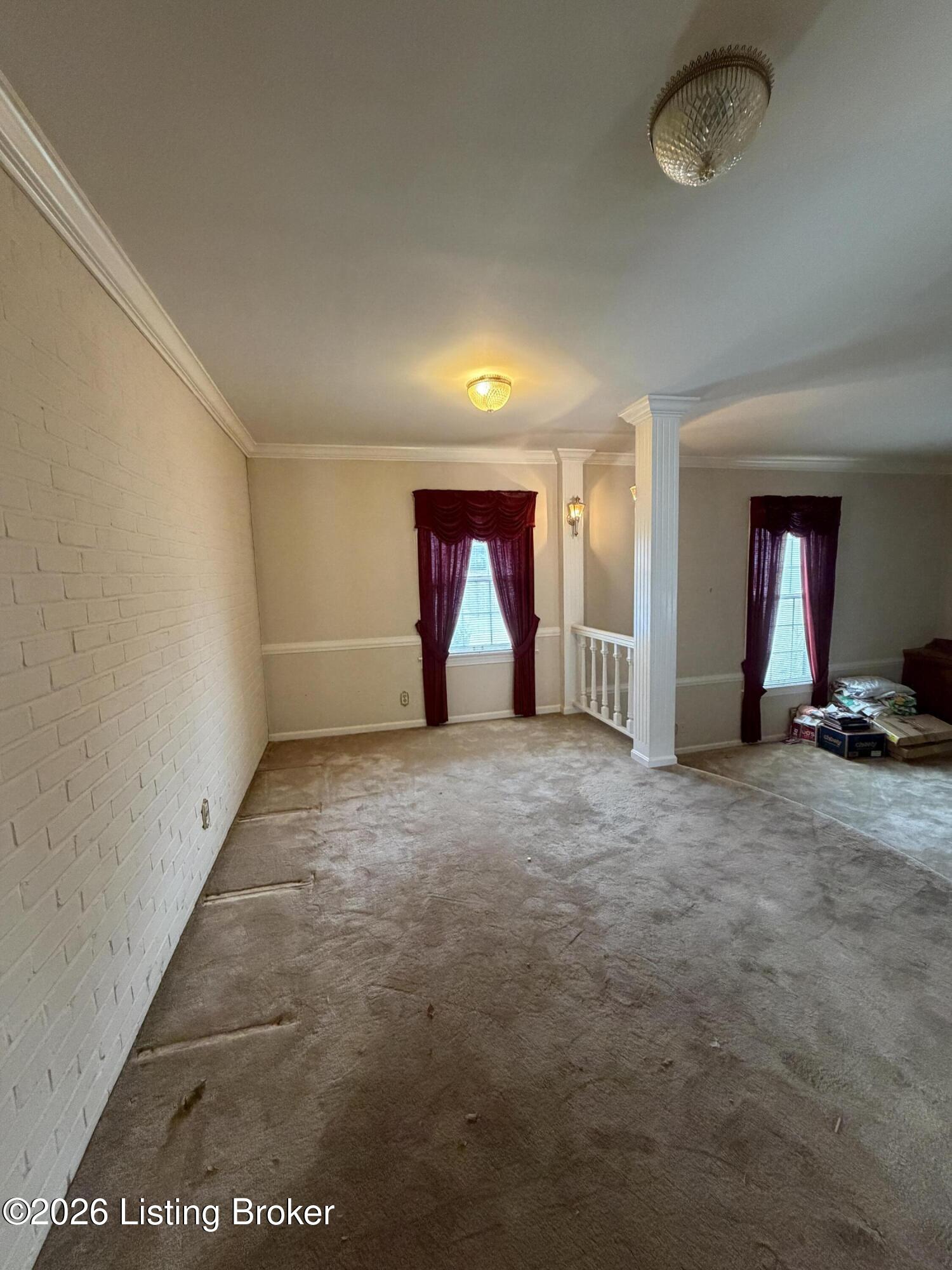 2508 Gardiner Ln Property Photo 3