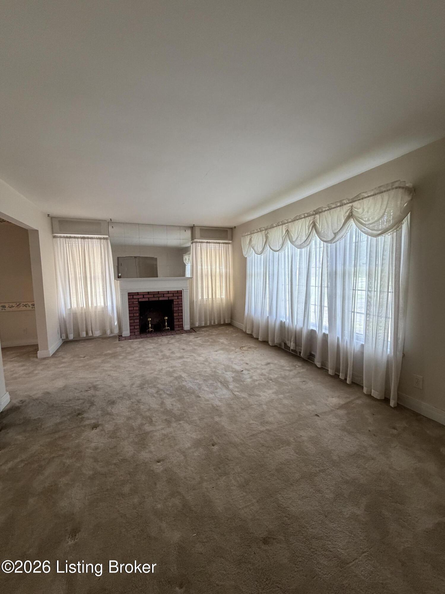 2508 Gardiner Ln Property Photo 6