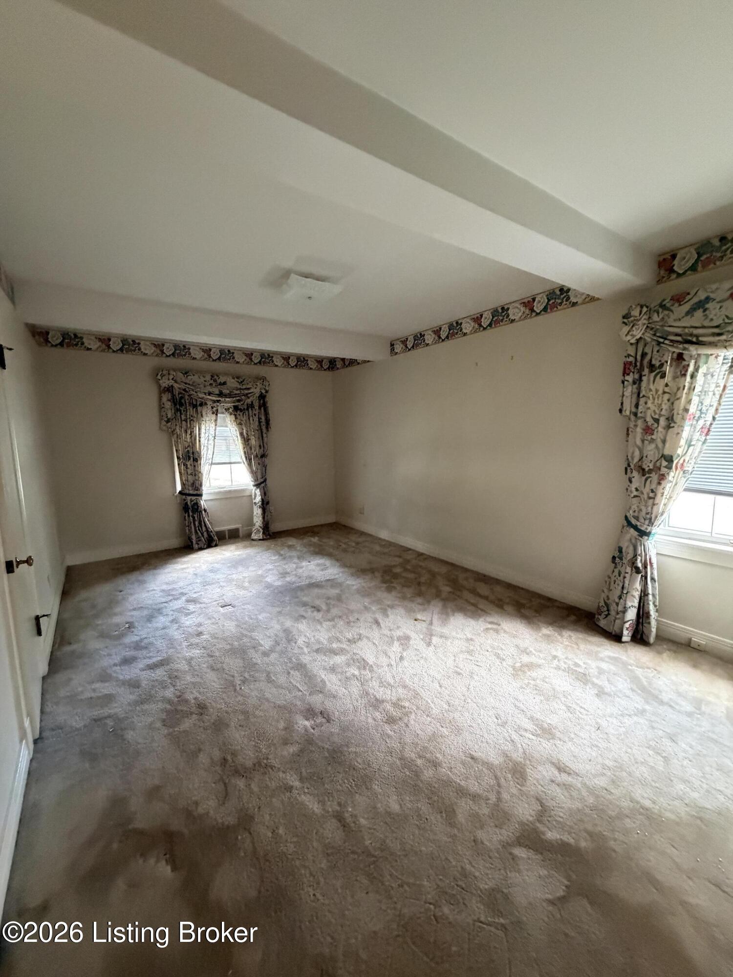 2508 Gardiner Ln Property Photo 7