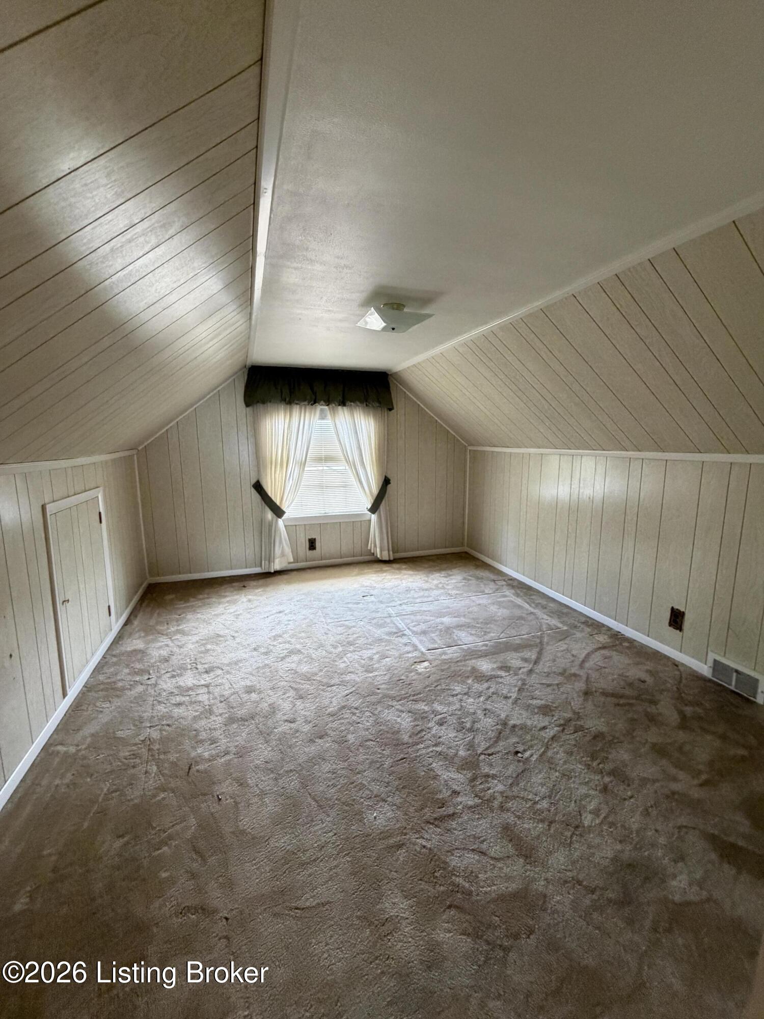 2508 Gardiner Ln Property Photo 11