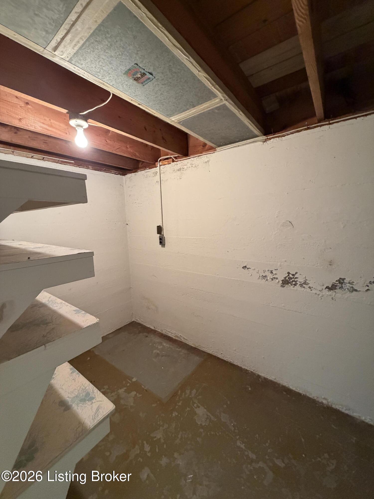 2508 Gardiner Ln Property Photo 14