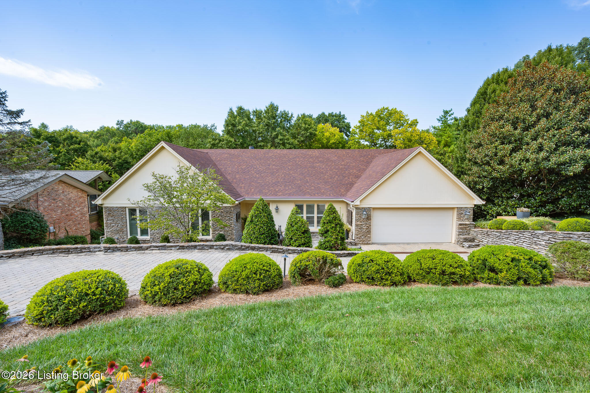 1138 Rostrevor Cir Property Photo 1