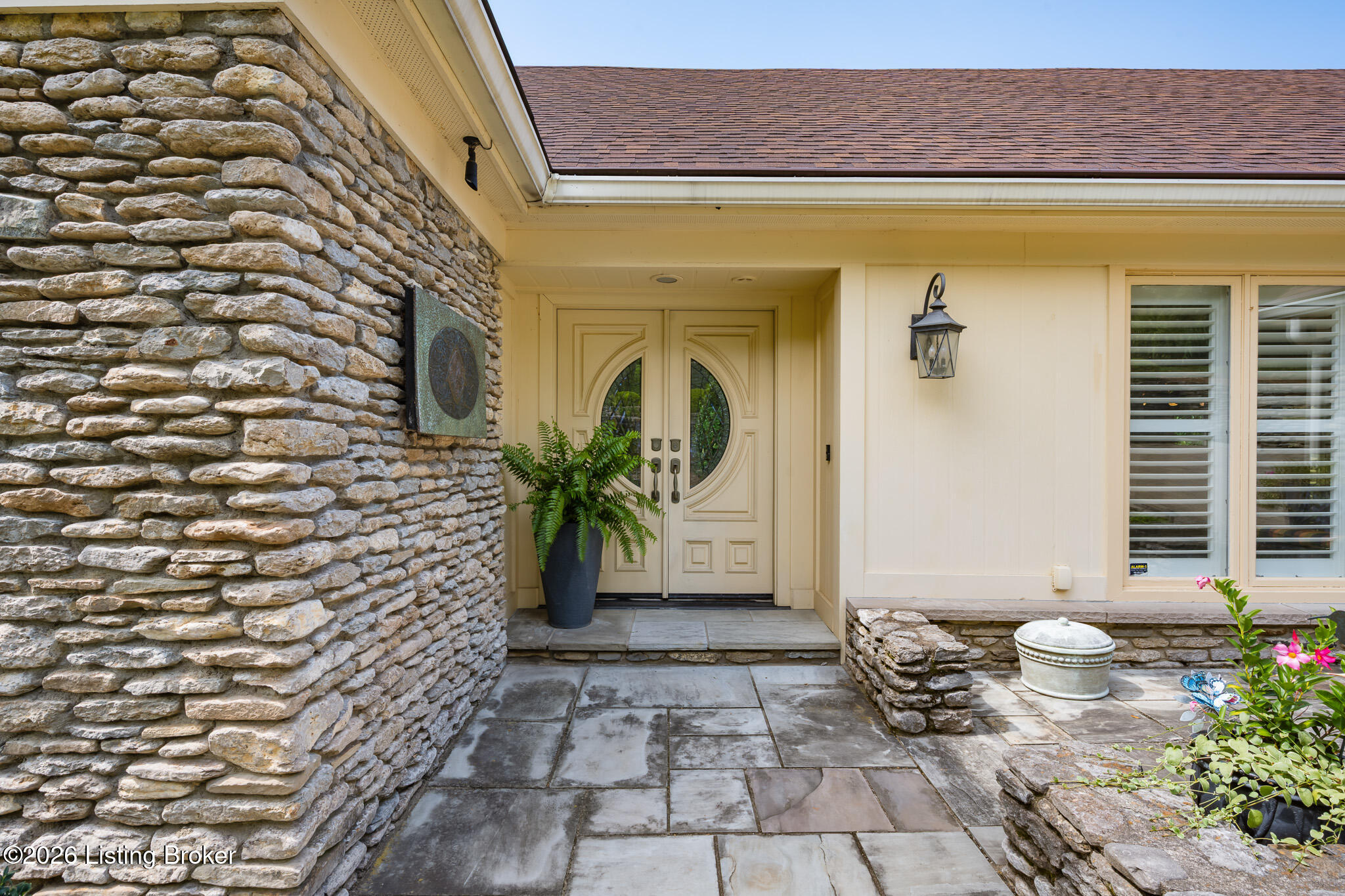1138 Rostrevor Cir Property Photo 10