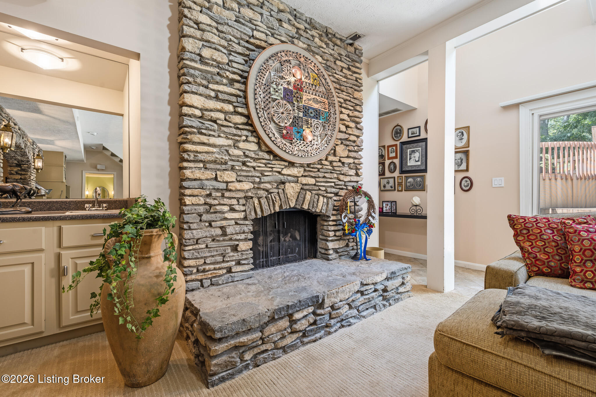 1138 Rostrevor Cir Property Photo 48