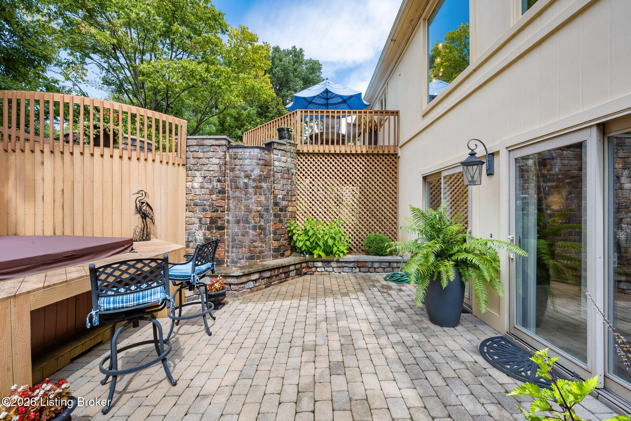 1138 Rostrevor Cir Property Photo 54