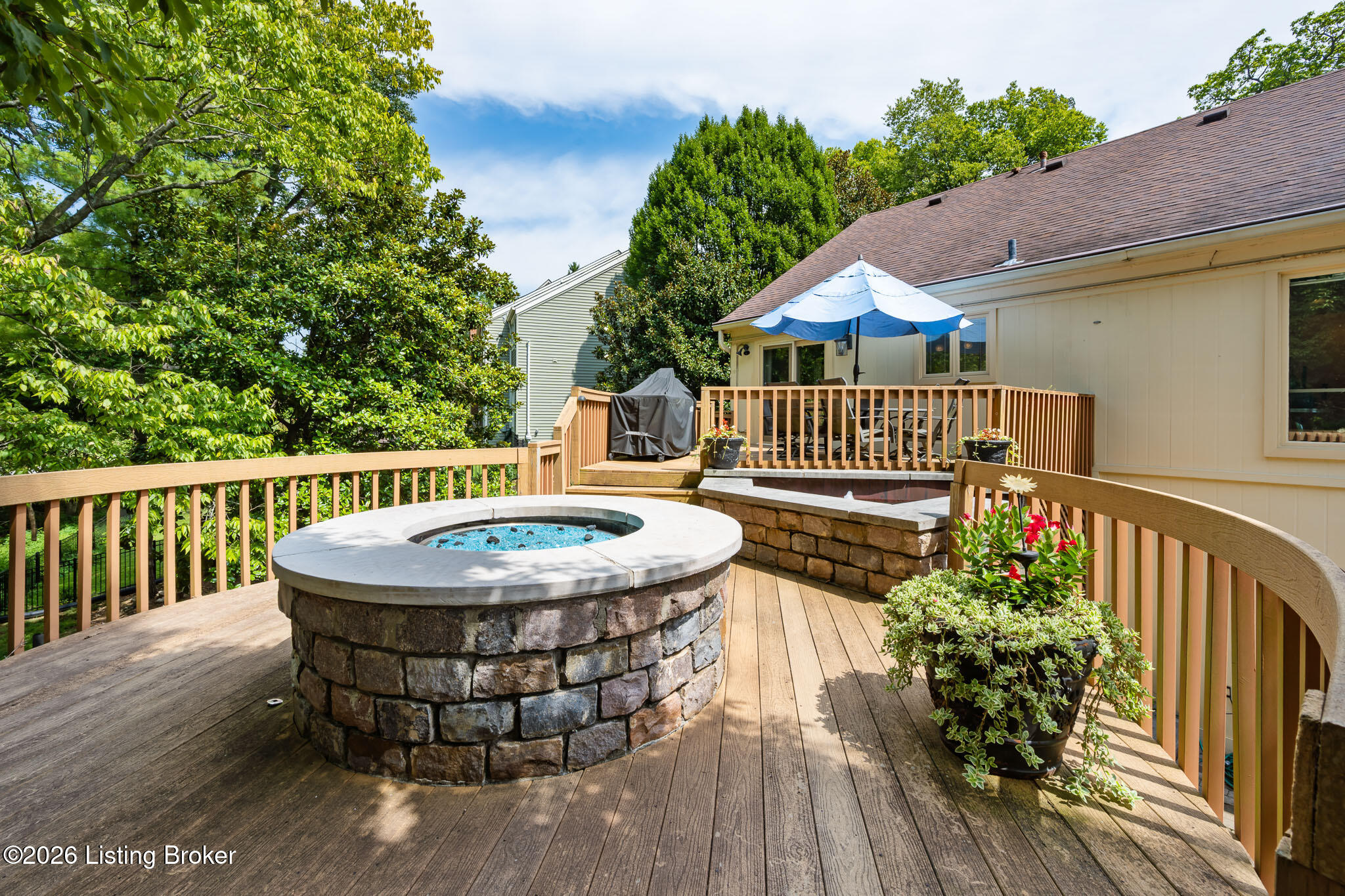 1138 Rostrevor Cir Property Photo 63