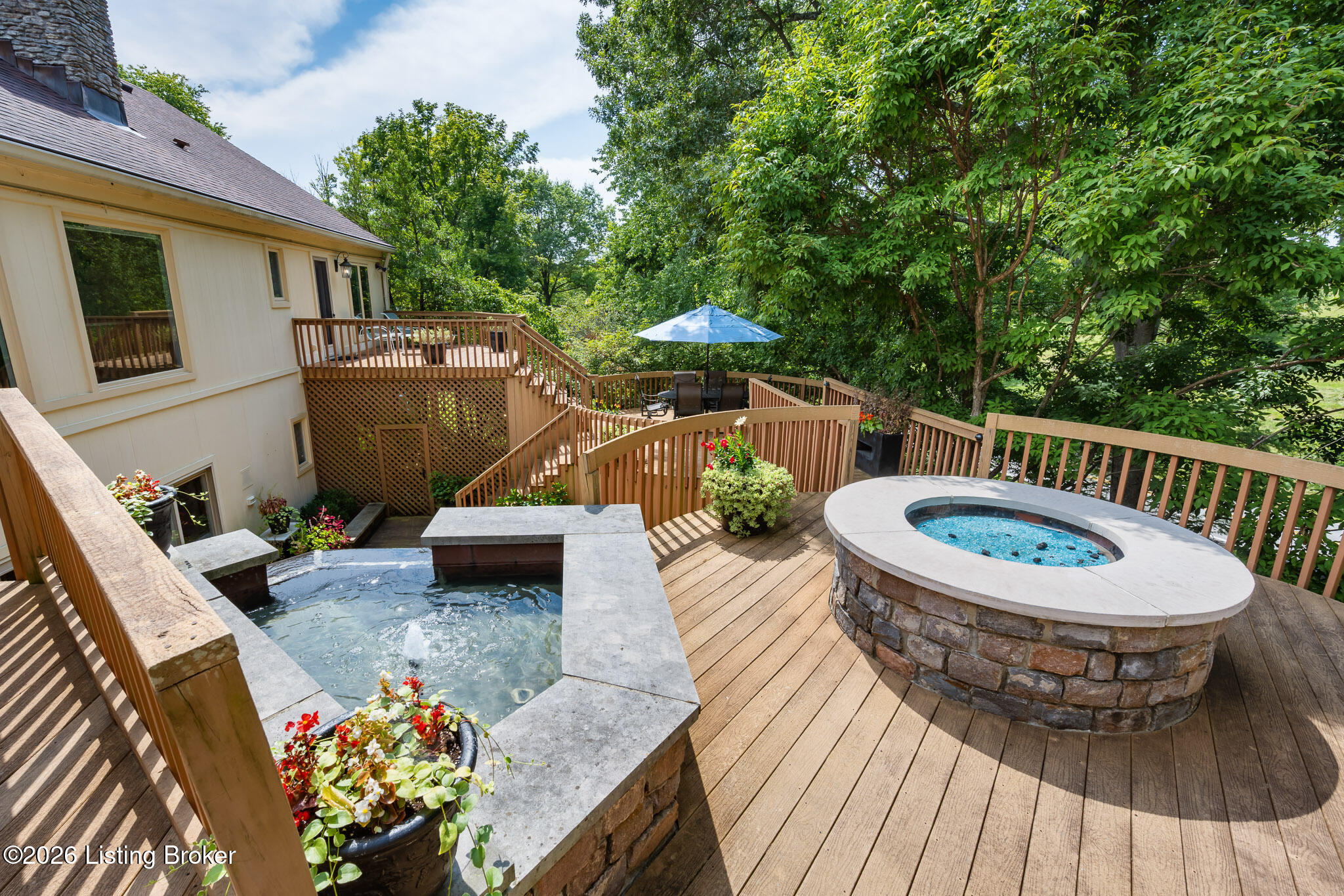 1138 Rostrevor Cir Property Photo 64