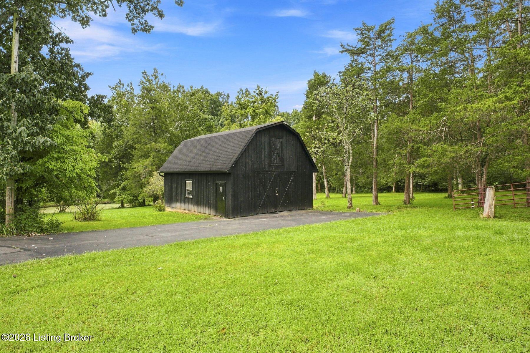 1802 Ironwood Rd Property Photo 4