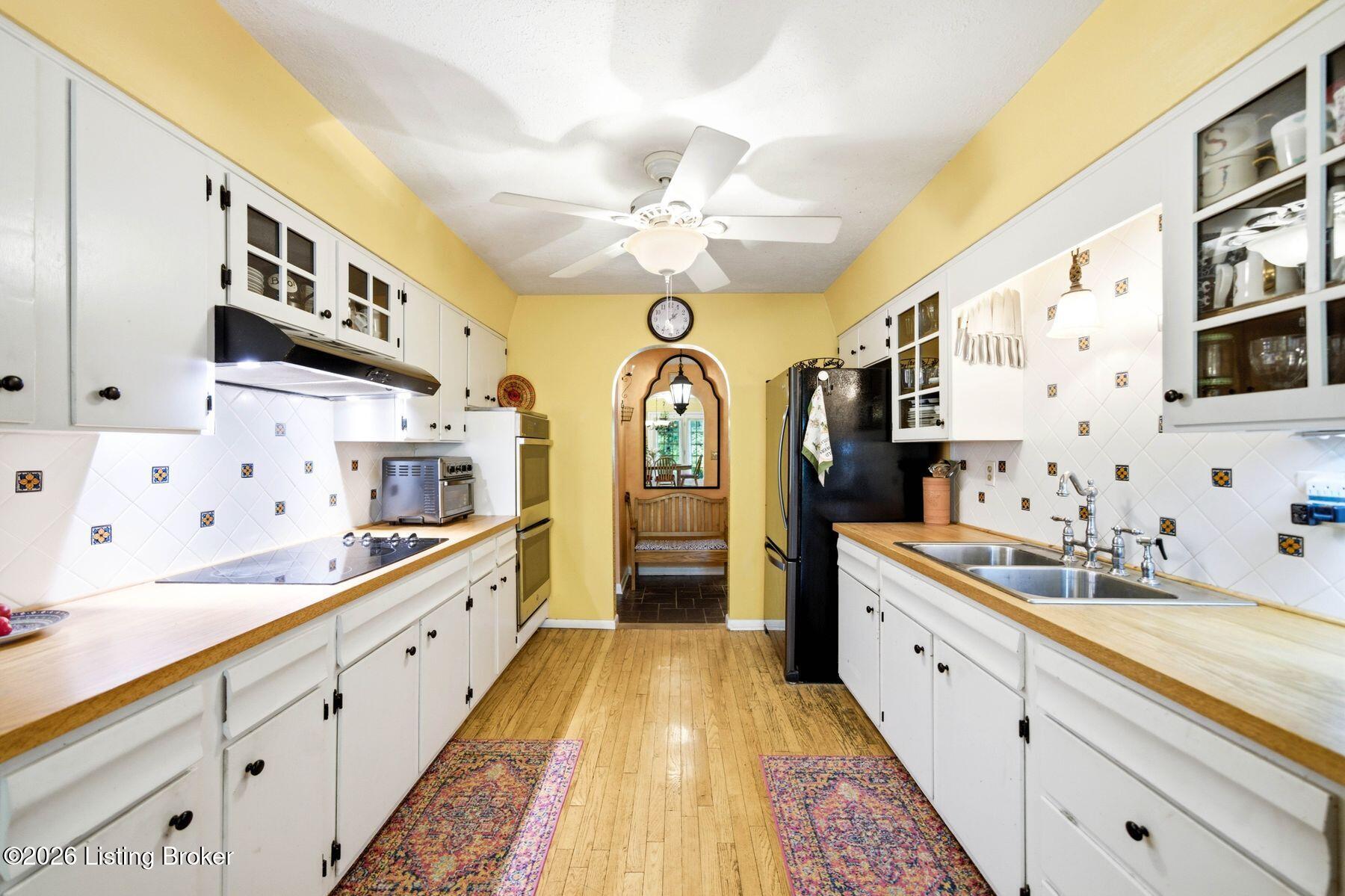 6218 Applegate Ln Property Photo 17