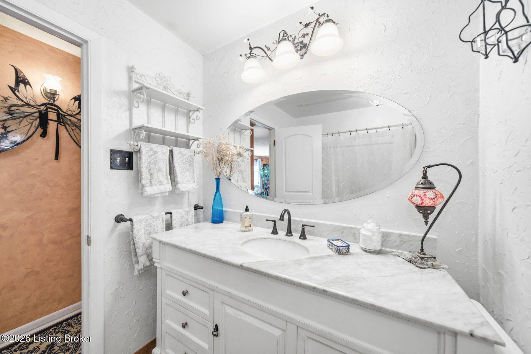 6218 Applegate Ln Property Photo 28