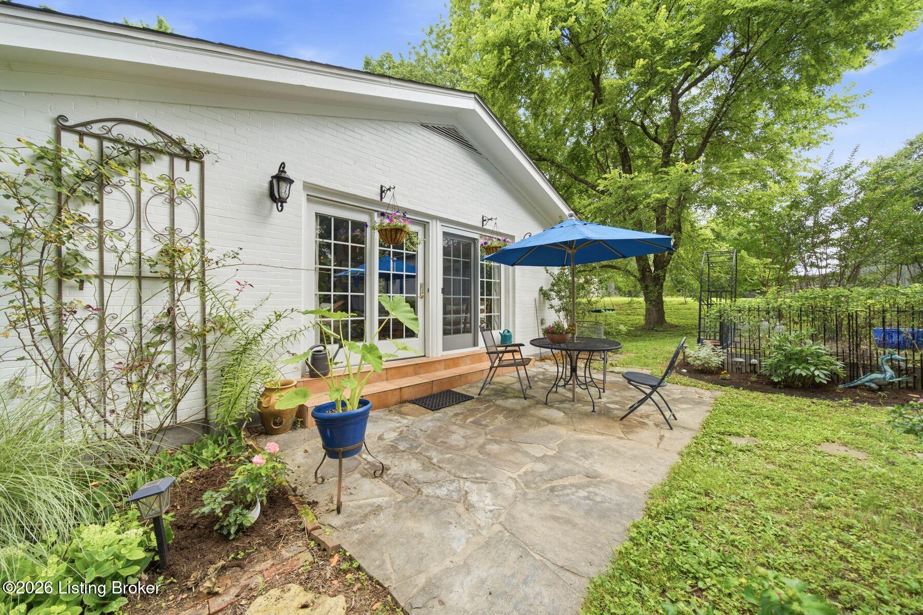 6218 Applegate Ln Property Photo 32