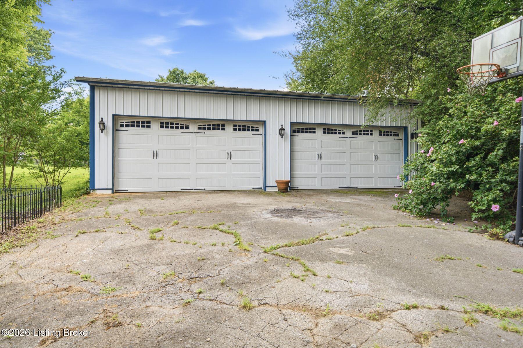 6218 Applegate Ln Property Photo 41