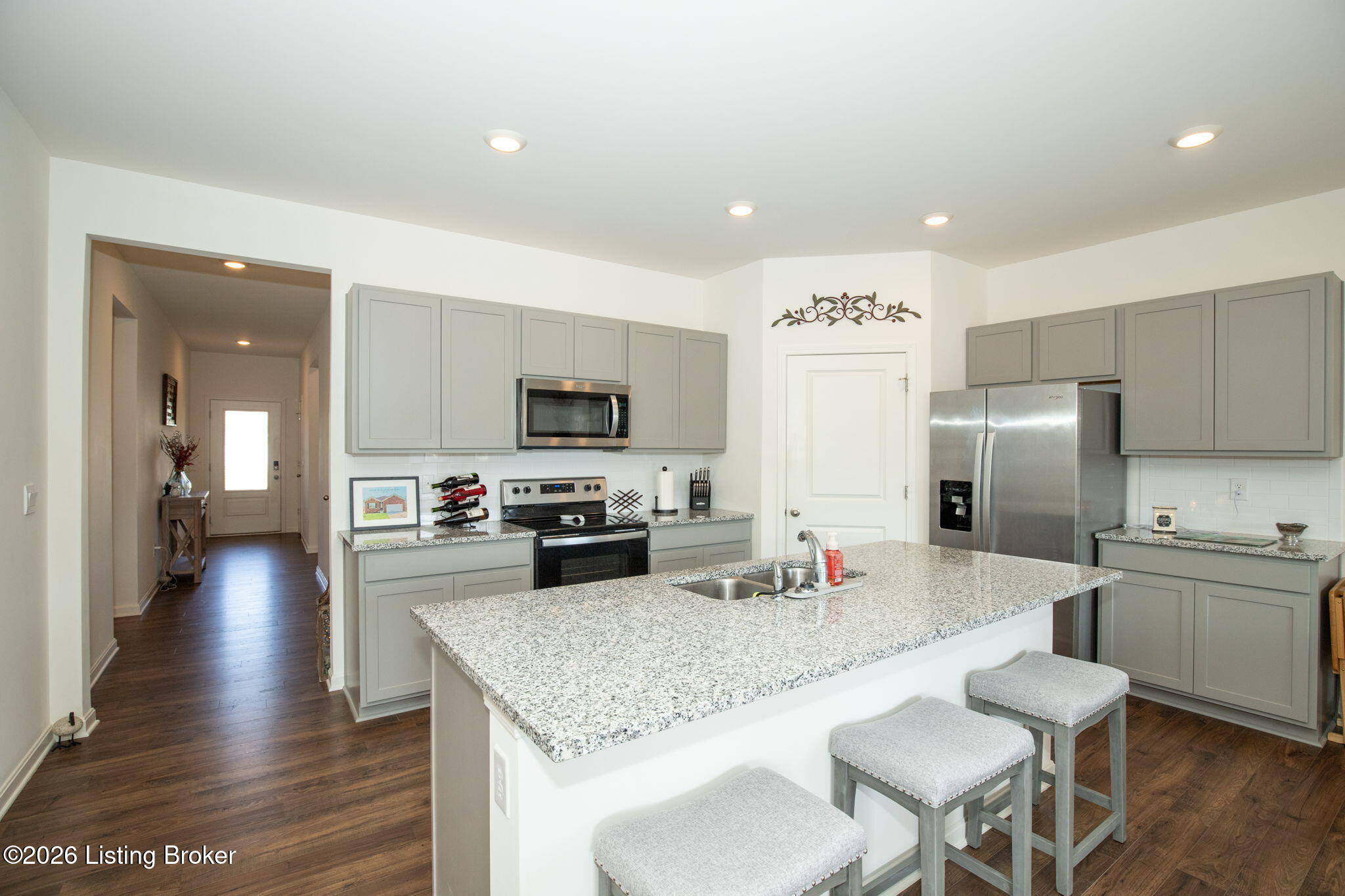 10405 Cedar Meadows Ct Property Photo 4