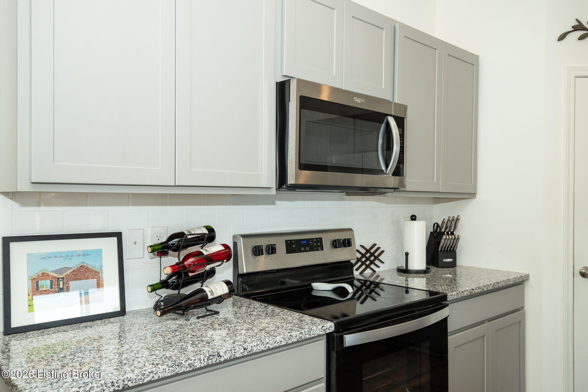 10405 Cedar Meadows Ct Property Photo 5
